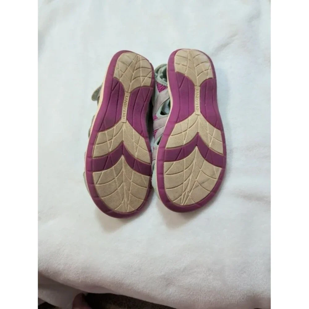 Lands End youth size 3M water shoes